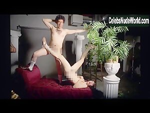 Carrie Brownstein butt, Nude scene in Portlandia (2014-2018) 8