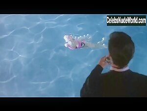 Courtney Thorne-Smith bikini, Sexy scene in Side Out (1990) 1