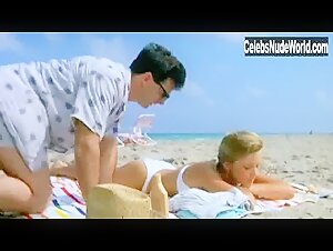 Courtney Thorne-Smith Sexy, bikini scene in Revenge of the Nerds II (1987) 8