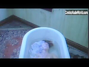 Courtney Kocak Bathtub , Gore scene in Apocalypse and the Beauty Queen (2005) 10