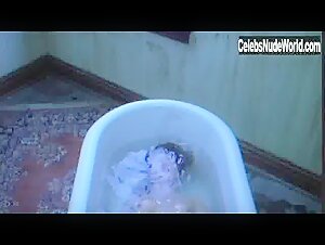 Courtney Kocak Bathtub , Gore scene in Apocalypse and the Beauty Queen (2005) 7