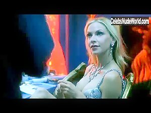 Cyia Batten Sexy scene in CSI: Crime Scene Investigation (2000-2015) 9