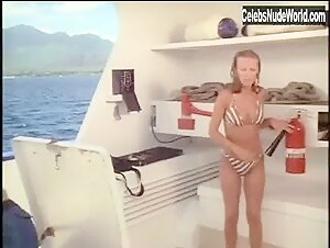 Cheryl Ladd Sexy, bikini scene in Charlie's Angels (1976-1981) 3
