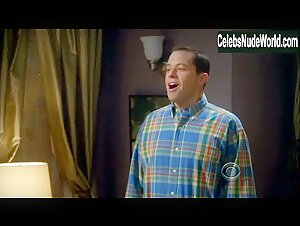 Courtney Thorne-Smith Sexy scene in Two and a Half Men (2003-2015) 3