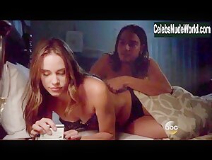 Christa B. Allen underwear, Sexy scene in Revenge (2011-2014) 14