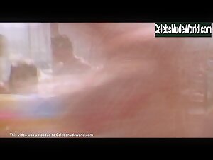 Kirsten Dunst, Eliza Dushku, Tsianina Joelson, Nicole Bilderback, Clare Kramer Sexy, bikini scene in Bring It On (2000) 8