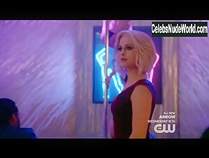 Cristina Rosato, Karissa Tynes underwear, Sexy scene in iZombie (2015-2019) 7