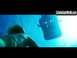 Claire Holt, Mandy Moore Sexy, bikini scene in 47 Meters Down (2016) 1