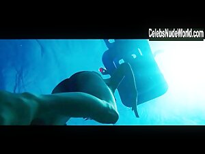 Claire Holt, Mandy Moore Sexy, bikini scene in 47 Meters Down (2016) 4