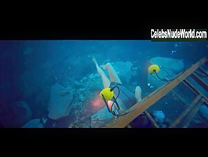 Claire Holt Sexy, bikini scene in 47 Meters Down (2016) 20