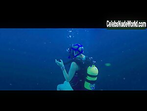 Claire Holt Blonde , Diving scene in 47 Meters Down (2016) 1