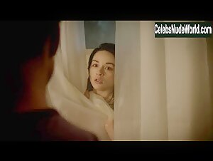 Crystal Reed Sexy scene in Teen Wolf (2011-2017) 20