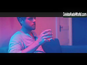 Christina Robinson, Carly Reeves Sexy, lesbian scene in Philophobia: or the Fear of Falling in Love (2019) 18