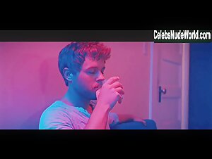 Christina Robinson, Carly Reeves Sexy, lesbian scene in Philophobia: or the Fear of Falling in Love (2019) 19