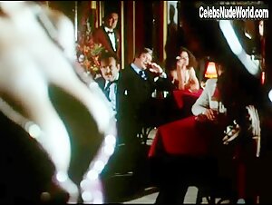Diana Quick Sexy scene in The Big Sleep (1978) 12