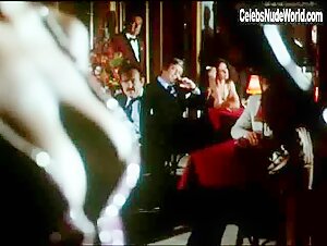 Diana Quick Sexy scene in The Big Sleep (1978) 6