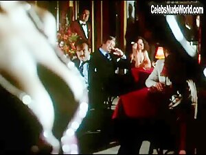 Diana Quick Sexy scene in The Big Sleep (1978) 8