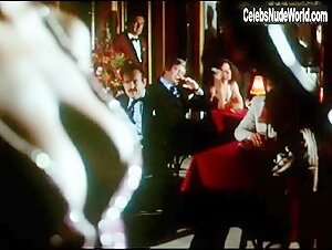 Diana Quick Sexy scene in The Big Sleep (1978) 9