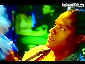 Jenna von Oÿ Sexy scene in Truth Be Told (2002) 4