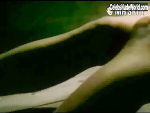 Ellina McCormick bush, Nude scene in Frozen in Fear (2000) 4