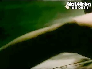 Ellina McCormick bush, Nude scene in Frozen in Fear (2000) 5