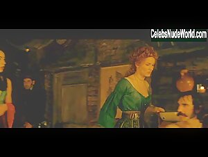 Eliane Chappuis breasts, Nude scene in Gangs of New York (2002) 9