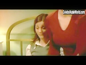 Floriane Daniel Sexy, thong scene in Schöne Frauen (2004) 12