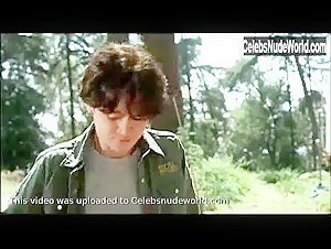 Elizabeth Bogush Outdoor , Kissing scene in Jam (2006) 20