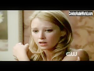 Elisabeth Harnois underwear, Sexy scene in One Tree Hill (2003-2011) 13