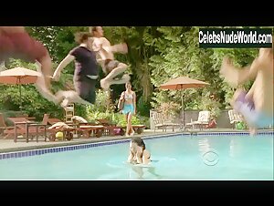Elaine Cassidy Sexy, bikini scene in Harper's Island (2009) 16