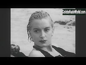Deborah Kerr Sexy scene in From Here to Eternity (1953) 11