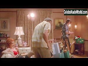 Glenne Headly underwear, Sexy scene in The Amateurs (2005) 1