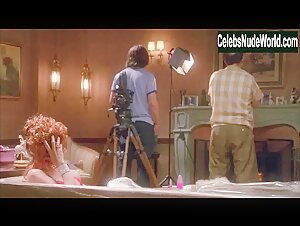 Glenne Headly underwear, Sexy scene in The Amateurs (2005) 18
