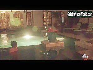 Dilshad Vadsaria Sexy, bikini scene in Notorious (2016) 2