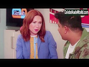 Ellie Kemper Sexy,underclothing scene in Unbreakable Kimmy Schmidt (2015-2018) 2