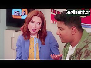 Ellie Kemper Sexy,underclothing scene in Unbreakable Kimmy Schmidt (2015-2018) 3