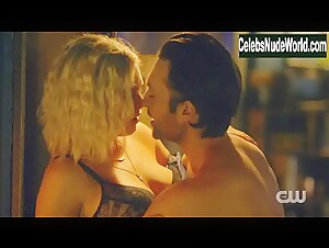 Eliza Taylor Sexxy,underwear scene in The 100 (2014-2020) 9