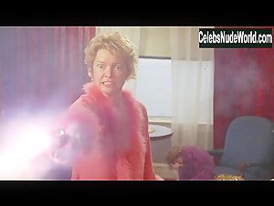 Ellen Burstyn, Julia Anne Robinson breasts scene in The King of Marvin Gardens (1972) 14