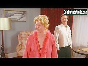 Ellen Burstyn, Julia Anne Robinson breasts scene in The King of Marvin Gardens (1972) 2