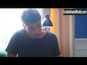 Donna Feldman Sexy scene in The Oval (2019-2021) 8