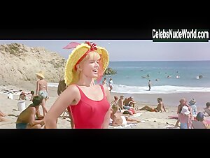 Ellen Burstyn Sexy scene in For Those Who Think Young (1964)
