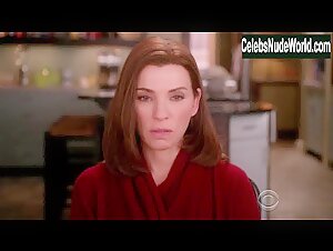 Julianna Margulies underwear, Sexy scene in The Good Wife (2012-2015) 2