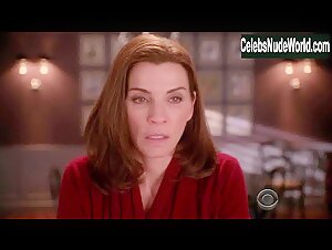Julianna Margulies underwear, Sexy scene in The Good Wife (2012-2015) 5