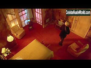 Kelly Rowan Sexy scene in Candyman: Farewell to the Flesh (1995) 1