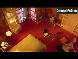 Kelly Rowan Sexy scene in Candyman: Farewell to the Flesh (1995) 8