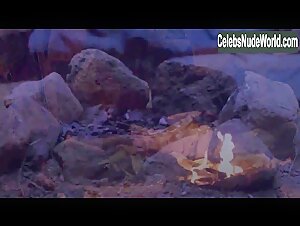 Jo Yeo-jeong Explicit , Kissing scene in The Concubine (2012) 20