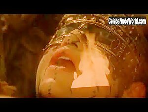 Julianna Margulies Sexy scene in The Mists of Avalon 18