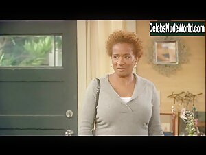 Julia Louis-Dreyfus underwear, Sexy scene in The New Adventures of Old Christine (2006-2009) 13
