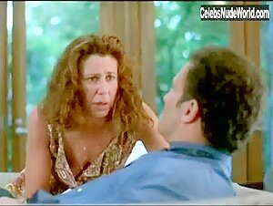 Julie Kavner Sexy scene in I'll Do Anything (1994) 15