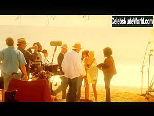 Jennifer Sky bikini, Sexy scene in Never Die Alone (2004) 13